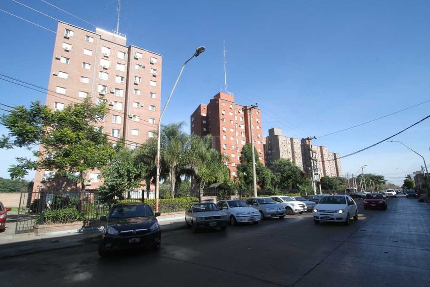 ELLITORAL_183473 |  Guillermo Di Salvatore La Florida, el Fonavi de calle Mendoza y Santiago de Chile.