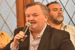 Mauricio Garin El radical Michlig busca un texto que pueda contener tanto los intereses del Poder Ejecutivo como de intendentes.