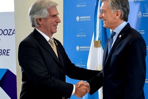 ELLITORAL_214525 |  Internet Macri y Tabaré Vázquez inauguran nuevo edificio de la embajada de Uruguay en Argentina.
