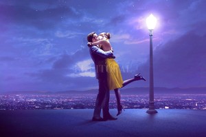 Gentileza Summit Entertainment Ryan Gosling y Emma Stone se enamoran en  La la land .