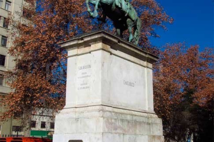 ELLITORAL_258785 |  Archivo El Litoral El General San Martín y su monumento en Chile