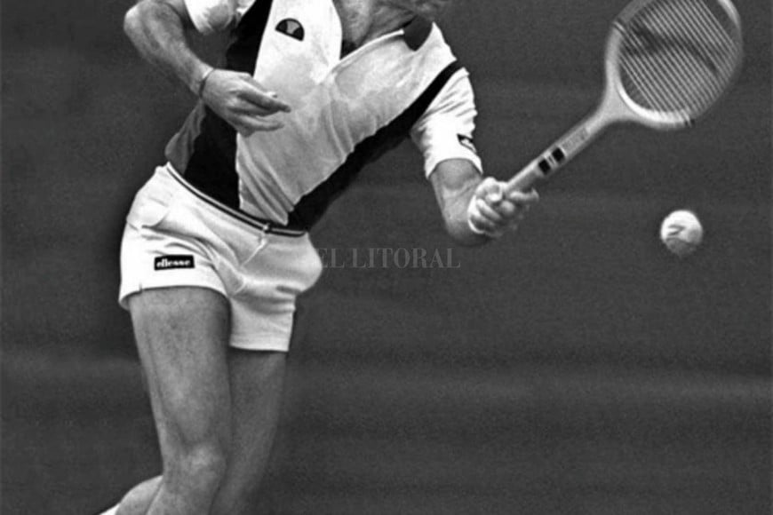 ELLITORAL_190039 | Archivo El Litoral Orgullo nacional. Vilas forma parte de la galería de los mejores deportistas argentinos de la historia. La gran injusticia fue no haber sido Nº 1 del mundo en esa temporada 1977 cuando arrasó con todos en la elite del tenis.