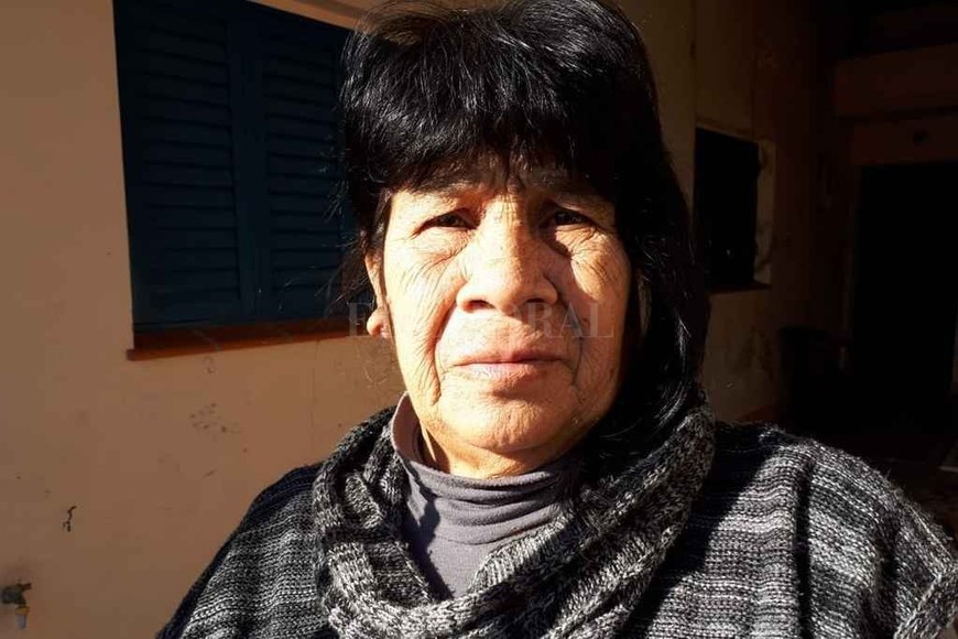 ELLITORAL_213256 |  Danilo Chiapello La hostigaban por ser morocha; por el lugar en que vivía... Hasta la cargaban porque usaba zapatillas de UPCN , detalló María, la abuela de la joven.