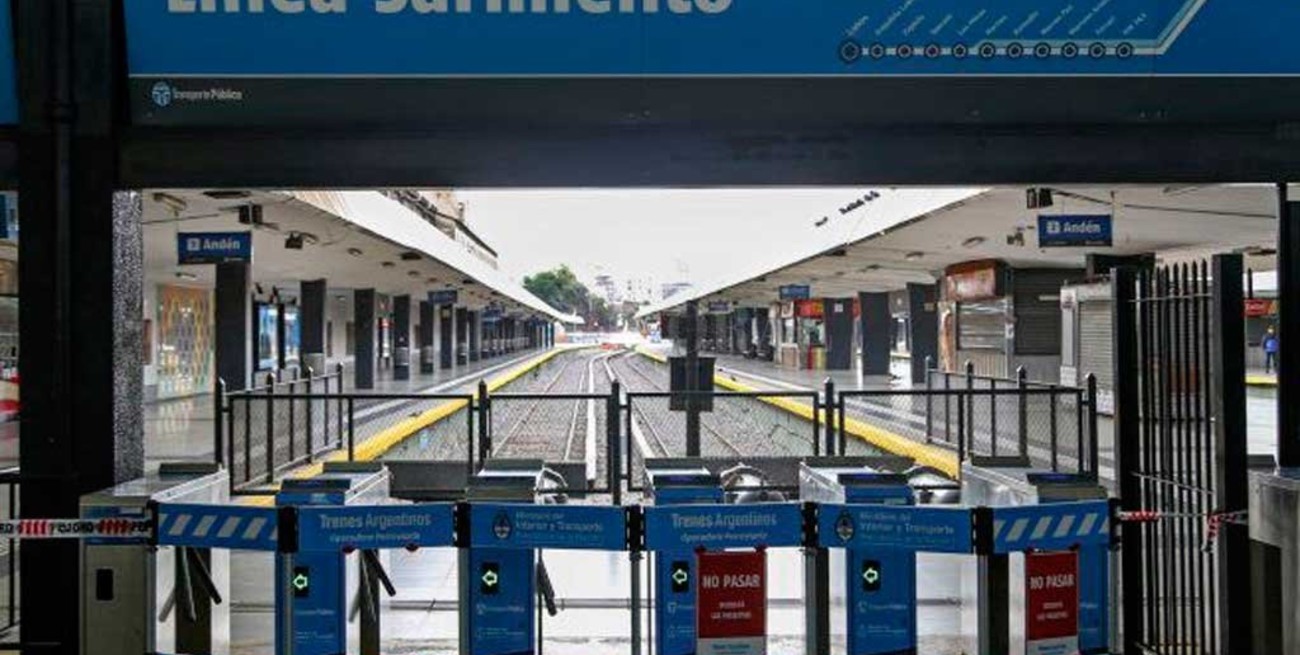 Más de 300 mil pasajeros afectados en Buenos Aires por un paro en el tren Sarmiento