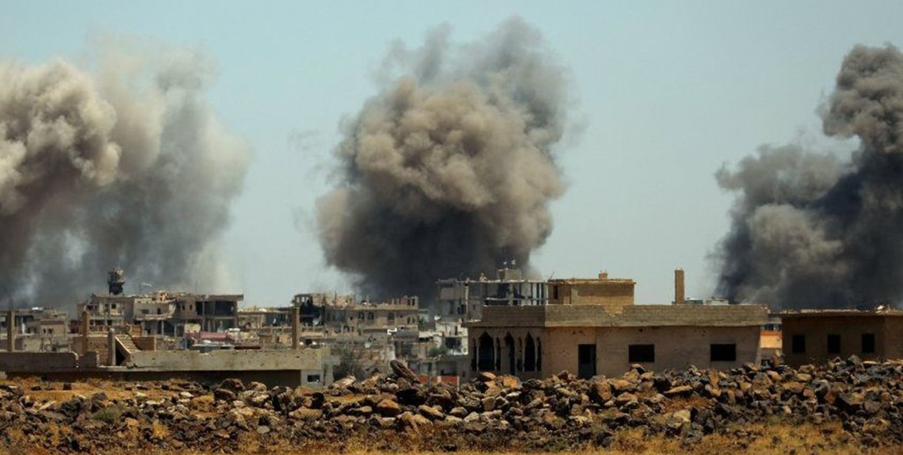 Cientos de ataques aéreos contra áreas rebeldes en el sur de Siria 