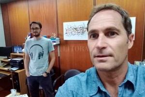 Gentileza A contrareloj. Berli (adelante) y Schaumburg (atrás), abandonaron momentáneamente las investigaciones en INTEC para concentrarse en el proyecto