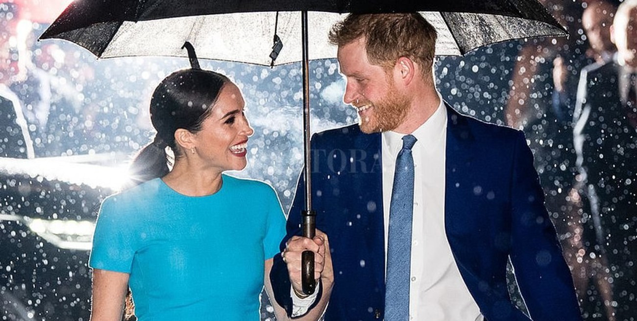 Es oficial: Meghan y Harry ya no son "royals"