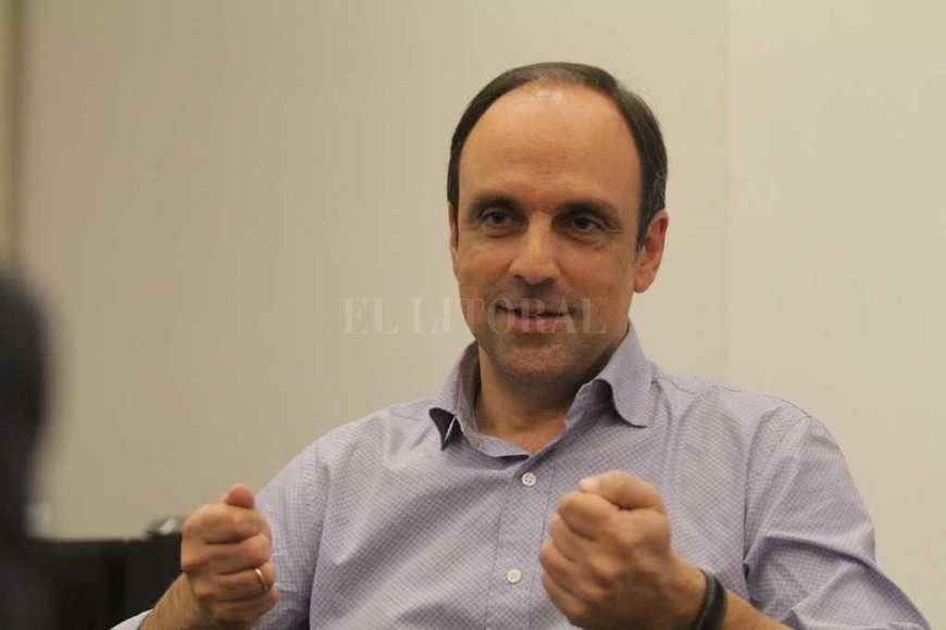 ELLITORAL_181206 |  Pablo Aguirre DECISIONES.  En Santa Fe nosotros lideramos un proyecto de ciudad que tiene en este momento una oportunidad extraordinaria. Y el que tiene que decidirse es el partido socialista, si nos va a apoyar o no .