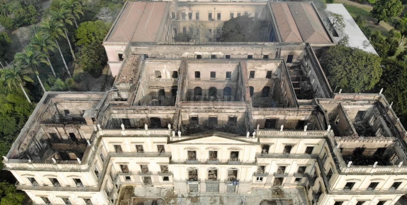 La policía brasileña aún no logra determinar la causa del incendio en el museo 