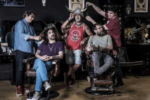 ELLITORAL_261316 |  Gentileza producción Hoy uno dice que es nuevo esto del single y en realidad es más viejo... los Beatles sacaban singles , dice Maikel sobre las actuales formas de difusión.