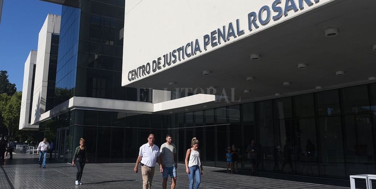 Rosario: piden 50 años de cárcel para acusado de violar a 18 chicas