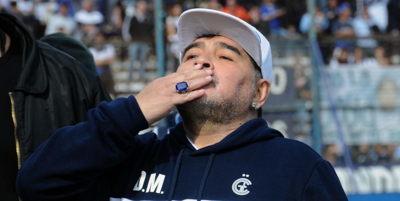 Maradona no fue a la práctica de Gimnasia y salió a aclararlo