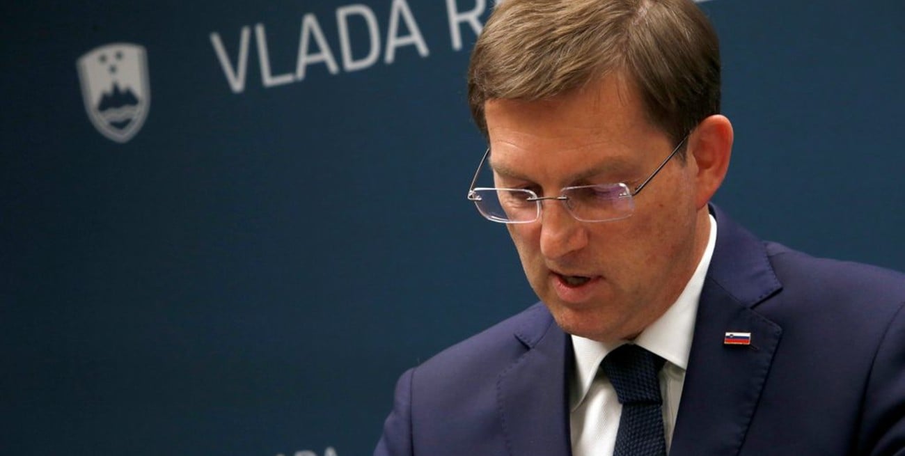 Dimite el primer ministro de Eslovenia: "Ciudadanos, devuelvo  el poder a sus manos"