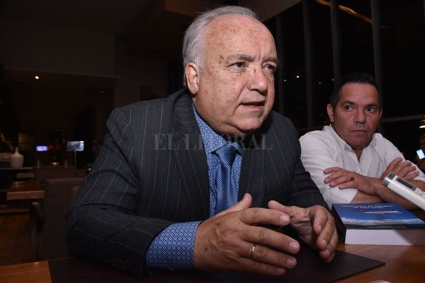 ELLITORAL_274697 |  Manuel Fabatía Diagnóstico. Julián Palacín Fernández brindó un detallado y pormenorizado análisis de las potencialidades y perspectivas de la interconexión aeroportuaria santafesina.