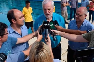 ELLITORAL_236437 |  Prensa Colón Vignatti, Corral y Cantard en la recorrida por las instalaciones del club sabalero.