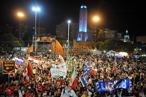 Mirador Provincial La Feria de las Colectividades de Rosario reúne a más de 15 comunidades hispánicas, otro tanto de italianas, de lejanías claras como Grecia e Israel, de toda Latinoamérica.