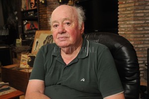 Flavio Raina Los chicos hoy tienen sexo y usan de la droga. No todo está mal, siempre que prime una cosa, que es lo que le falta a gran cantidad de padres hoy: tiempo para hablar con ellos .