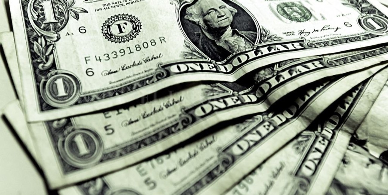Nuevo récord: el dólar cerró en $ 18,04 para la venta