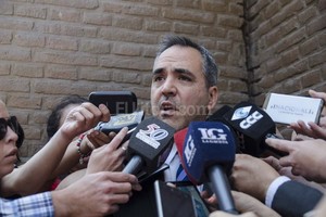 ELLITORAL_163199 |  Telam El fiscal Diego López Avila convoca a la prensa para hablar sobre el caso del cura Juan Viroche, a quien encontraron muerto el pasado Miércoles por la mañana.