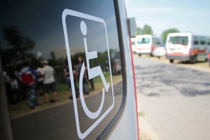 ELLITORAL_268630 |  Archivo. Afectados. La medida de fuerza afecta a unas 3 mil personas discapacitadas de toda la provincia, que utilizan este servicio a diario.