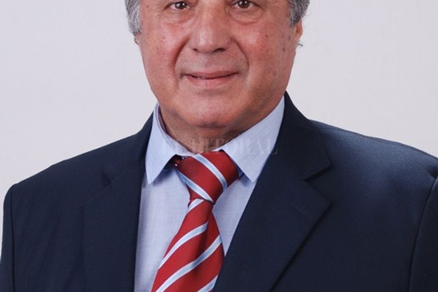 ELLITORAL_203798 |  Gentileza prensa Novello Novello:  Como vicecónsul de Santa Fe y representante de Calabria recorrí casi todas las instituciones de la Argentina, Chile y Uruguay. A raíz de ello, me ofrecieron la oportunidad de ser candidato .