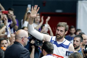 ELLITORAL_182883 |  Gentileza Diario Marca Andrés Nocioni se despidió en su último partido como basquetbolista profesional.
