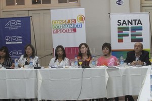 Mauricio Garín Referentes de organizaciones sociales, empresariales y políticas participaron junto a la economista de un intercambio en el marco del Consejo Económico y Social.