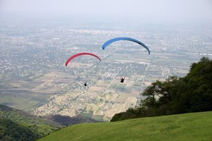 ELLITORAL_199958 |  Archivo La actividad de los vuelos en parapente se reanudó en San Miguel del Tucumán. Pero aún se mantiene el debate sobre lo ocurrido.