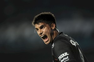 ELLITORAL_258395 |  El Litoral Con 24 años, Nicolás Leguizamón sólo vistió de manera profesional la camiseta de Colón. En casi 70 partidos, marcó 10 goles oficiales en las distintas competencias sabaleras. Será, desde el vamos, el socio del  Pulga  Rodríguez para intentar lastimar al Zulia de Venezuela en el Brigadier.