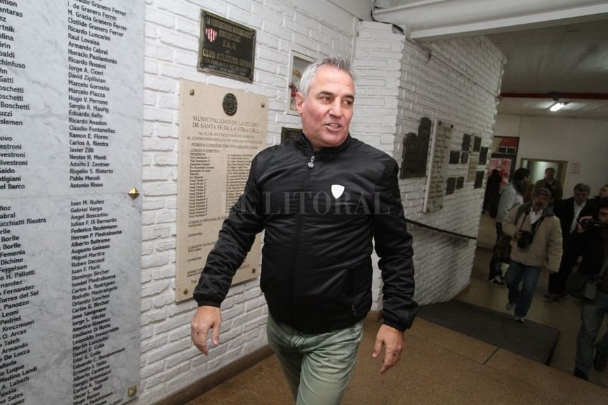 ELLITORAL_290099 |  Pablo Aguirre. La foto es del 10 de julio de 2017. Ese día, Leo Madelón volvía a Unión luego de una ausencia de ocho meses. Se iniciaba este último ciclo, que fue el tercero como entrenador y al que deben sumarse los dos que tuvo como jugador. Todo un emblema de Unión.