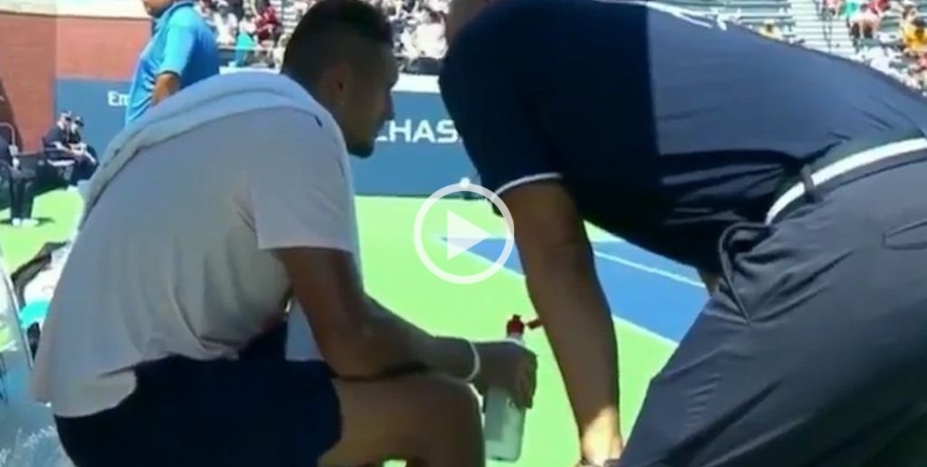 US Open: el árbitro bajó de su silla para pedirle mayor esfuerzo a Kyrgios en pleno partido