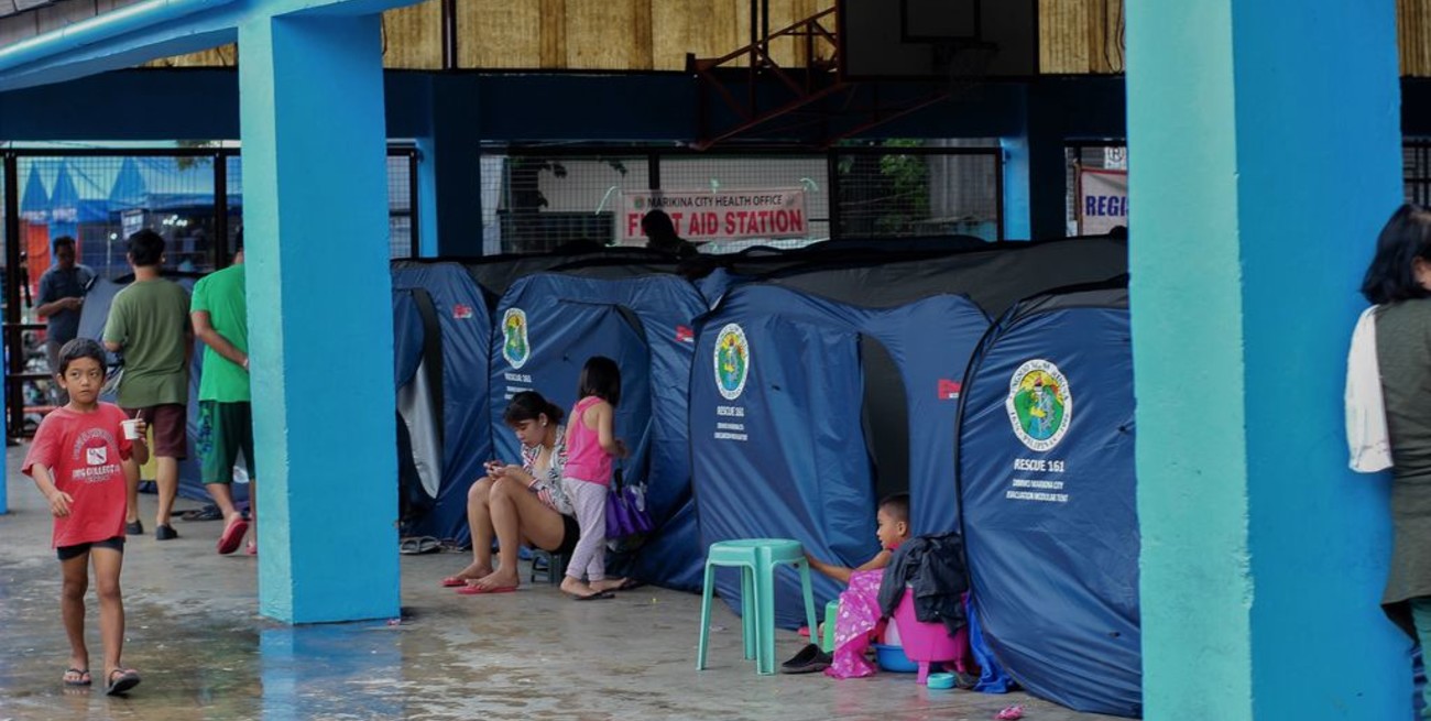 Aumentan a 74 los muertos por el tifón en Filipinas 
