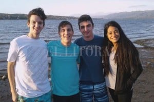 Captura de pantalla Cuatro estudiantes de la Escuela Industrial Superior participaron de las Olimpíadas de Física