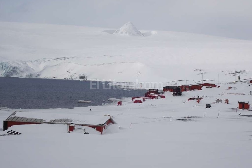 ELLITORAL_166586 | Gentileza entrevistada La base Carlini, tapada por la nieve y una postal bien austral.