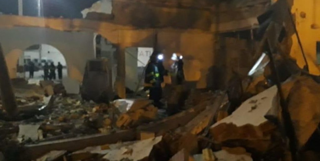 Una fuerte explosión destruyó parte del Centro Cívico Municipal de Salta
