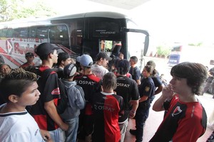 ELLITORAL_218649 |  Archivo El Litoral Por ahora, los hinchas sabaleros no podrán viajar a Paraná para acompañar al equipo en su debut en la Superliga Argentina