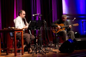 Gentileza Magdalena Busaniche El dúo integrado por Juan Falú y Marcelo Moguilevsky es un cruce de tradiciones y experiencias divergentes y complementarias.