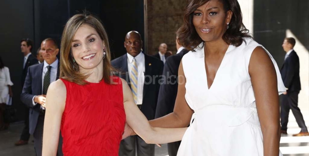 Michelle Obama insta a luchar por la igualdad de las mujeres