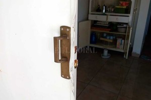 ELLITORAL_227299 |  Periodismo Ciudadano El estado en que quedó la vivienda siniestrada tras el paso de los malvivientes, la madrugada del jueves.