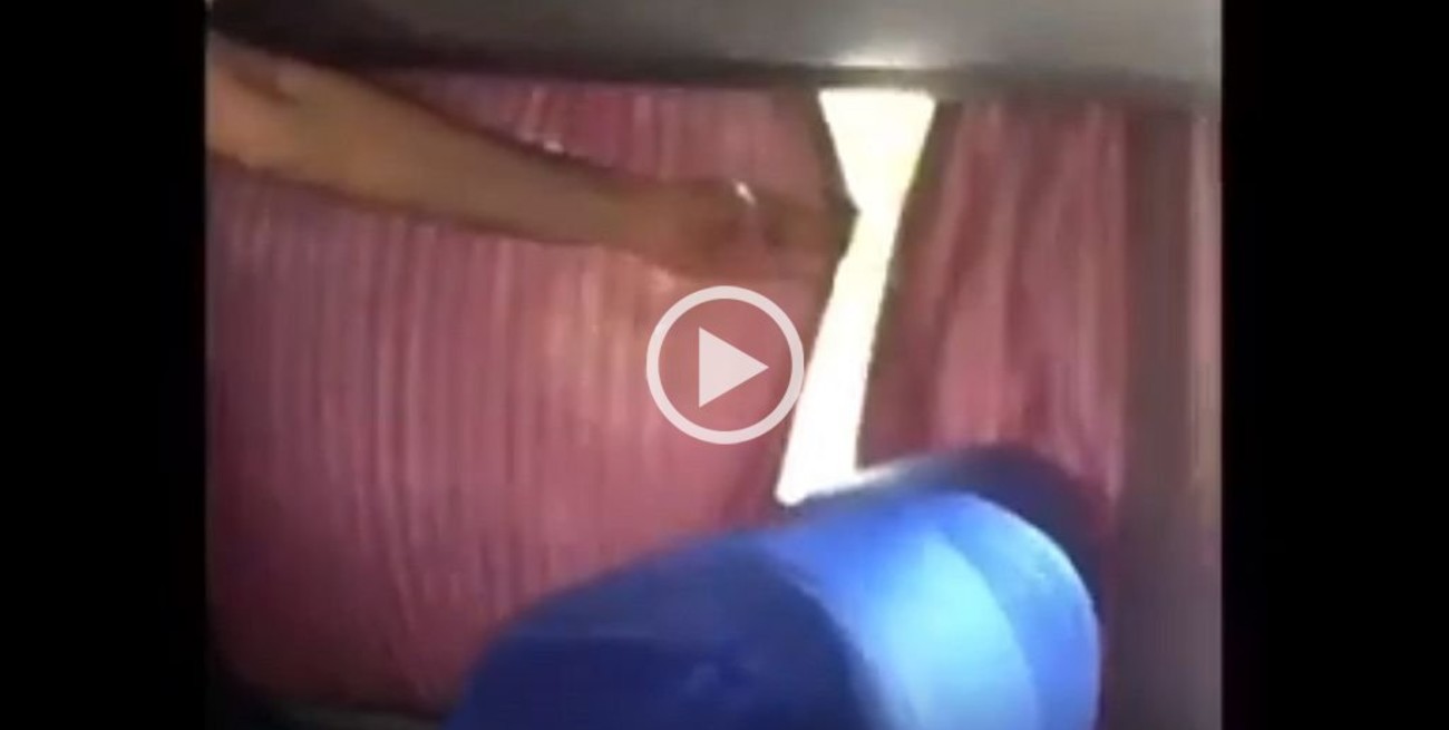 Video: El ataque a Boca desde adentro del micro