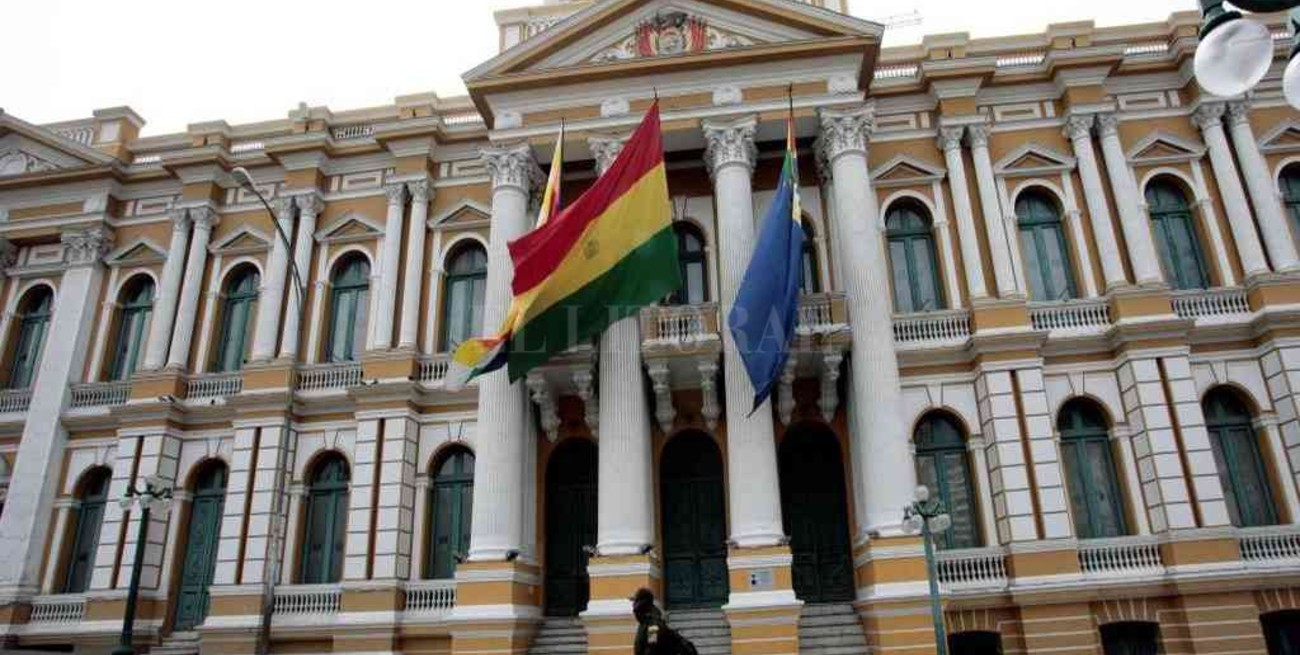 La Asamblea Legislativa se reúne para aceptar la renuncia de Evo Morales 
