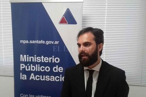 El Litoral Los policías involucrados ?disfrazaban? sus intervenciones con actas de procedimientos falsas , explicó el fiscal Ezequiel Hernández