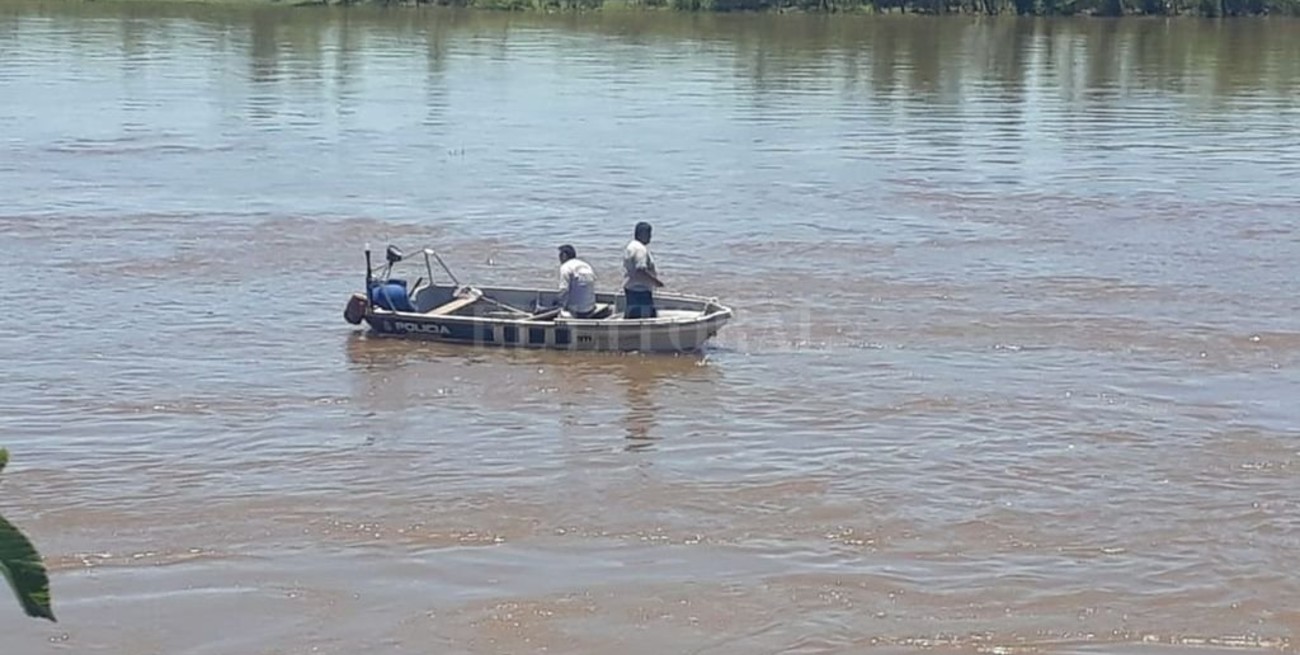 Sauce Viejo: Buscan a un taxista que se arrojó al río con su auto