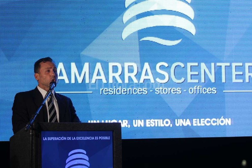 ELLITORAL_151766 |  Pablo Aguirre Andrés Rava, presidente de Amarras Emprendimientos, durante la presentación realizada anoche en el Hotel Puerto Amarras, ubicado en el Dique II del Puerto de Santa Fe.