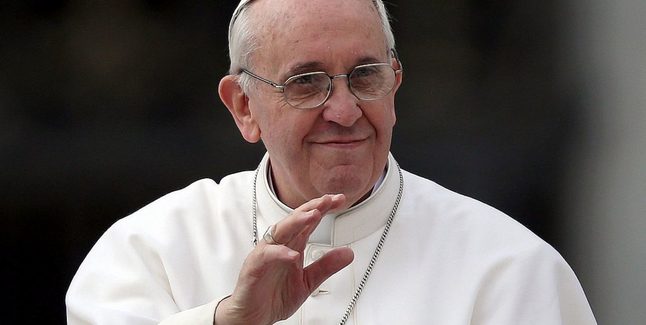 Francisco se distanció del documento vaticano que prohibió bendecir las uniones de personas del mismo sexo
