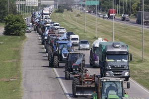 NA En Córdoba se realizó un  tractorazo .