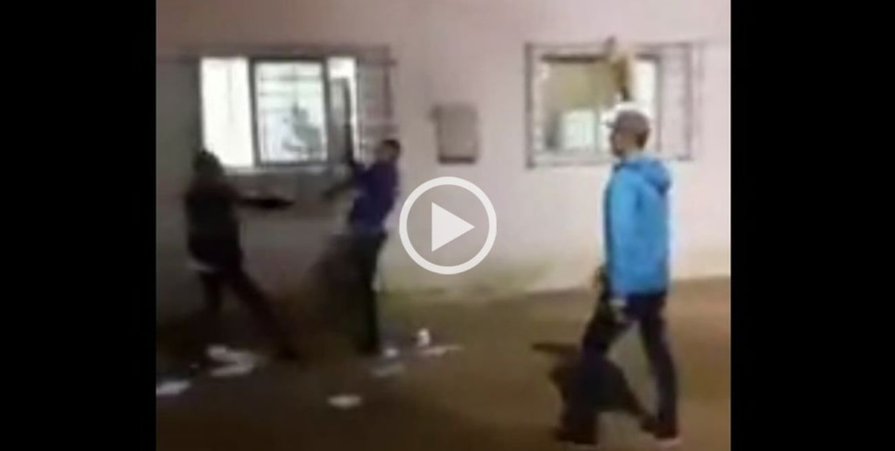Video: presos de Paraná protagonizaron una violenta pelea