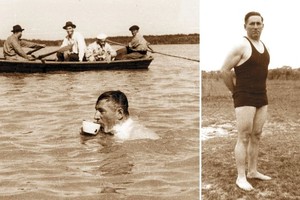 Archivo El Litoral Don Pedro Candioti se alimenta bajo la atenta mirada y cuidado de sus canoeros en una de sus tantas hazañas.