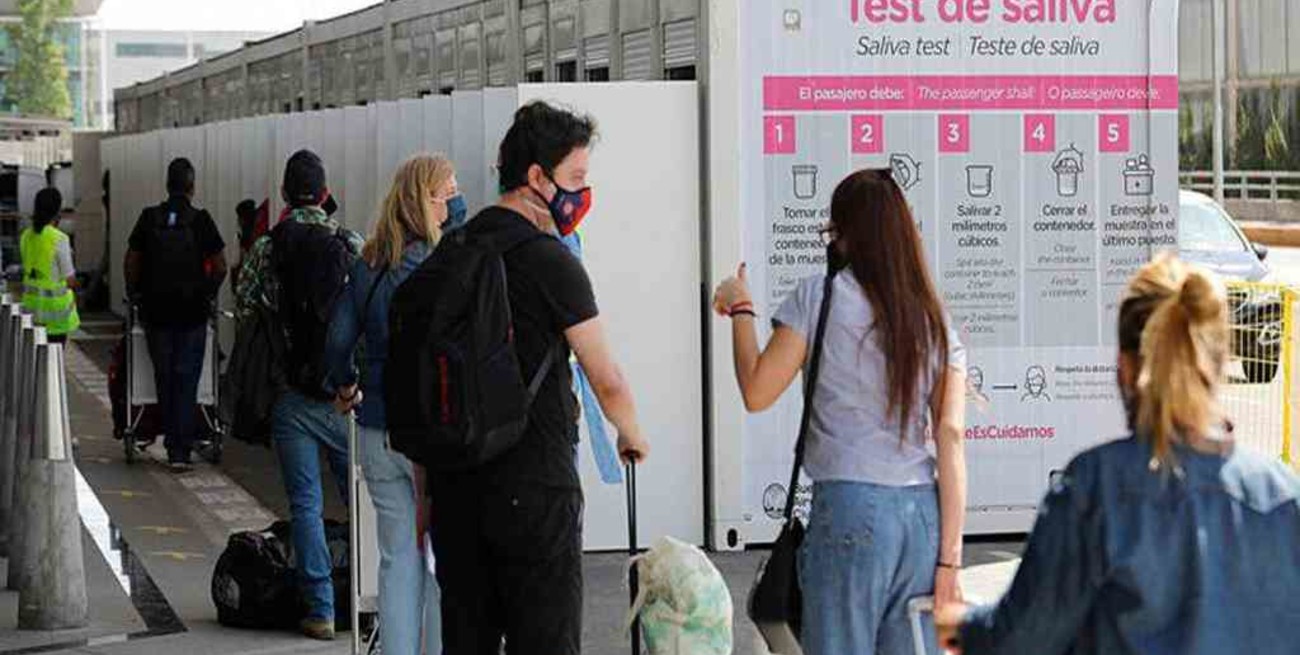 Comienzan los testeos a pasajeros provenientes de Brasil, México y Chile