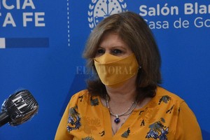 ELLITORAL_338080 |  Flavio Raina Adriana Cantero, ministra de Educación de la provincia.